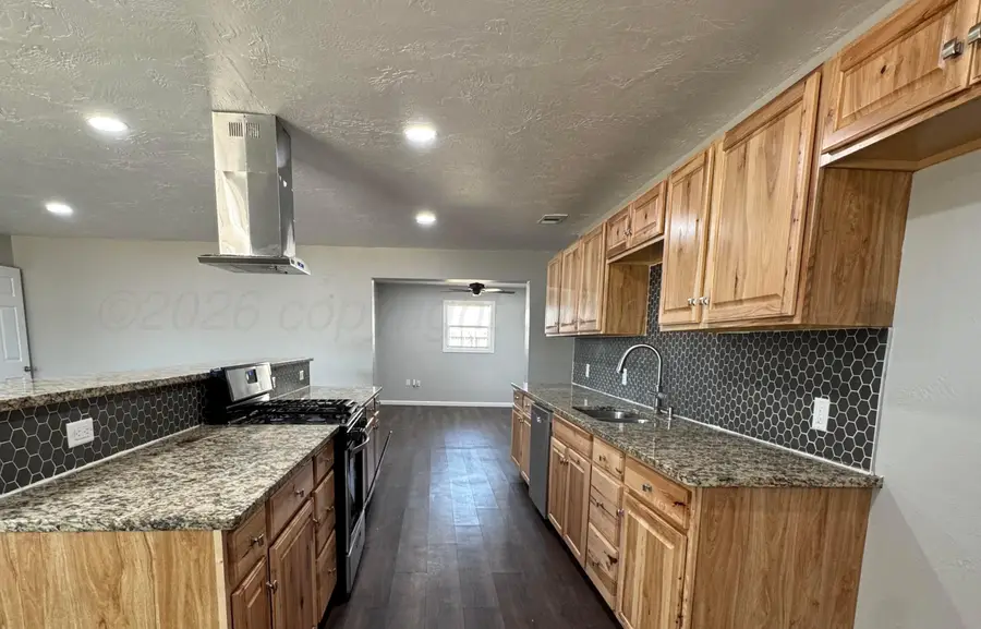 709 Cherokee Drive, Hereford, TX 79045 - #2