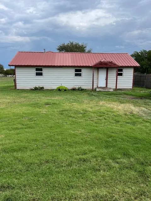 610 N Johnson Street, Hedley, TX 79237