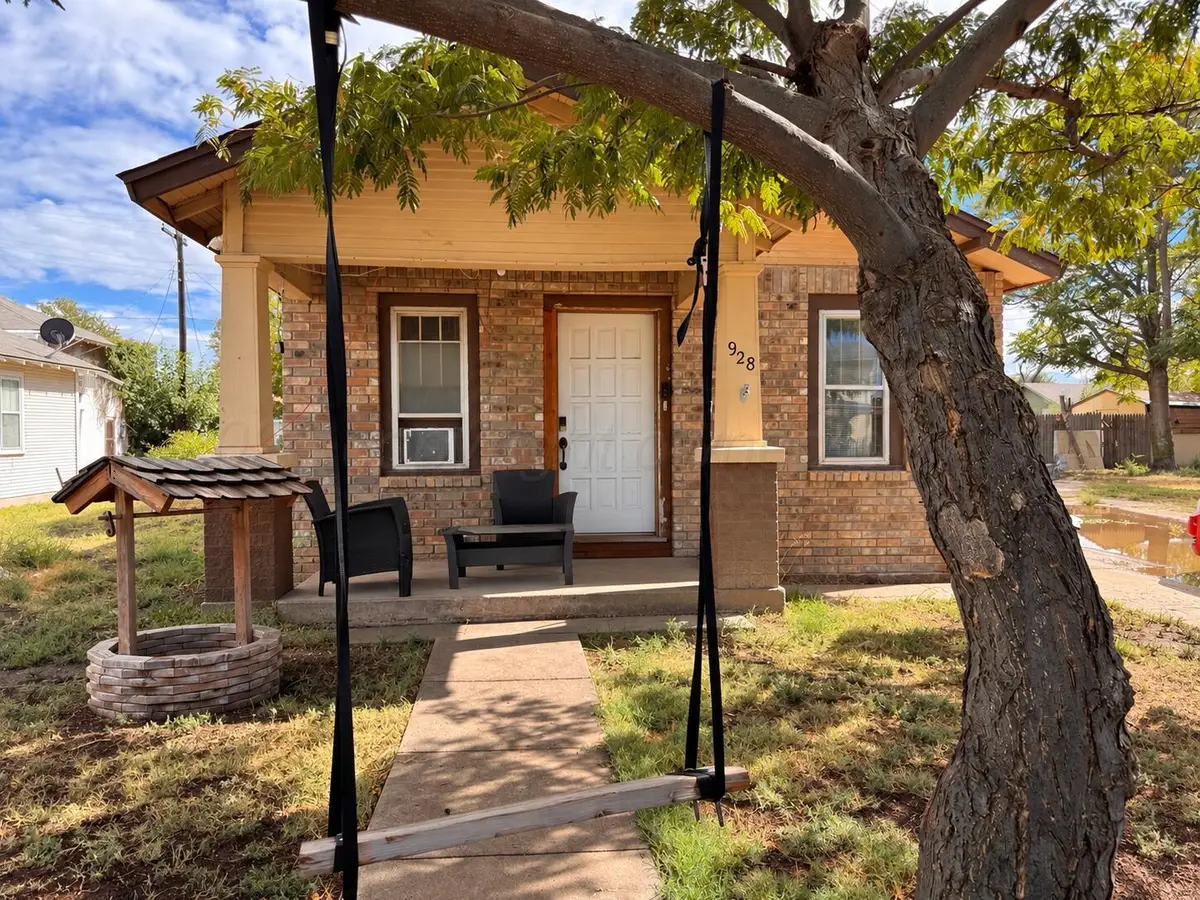 928 E Fisher Street, Pampa, TX 79065-5604 - #1