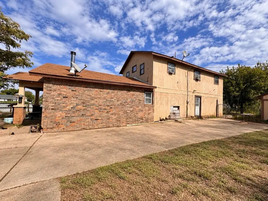 928 E Fisher Street, Pampa, TX 79065-5604 - #3