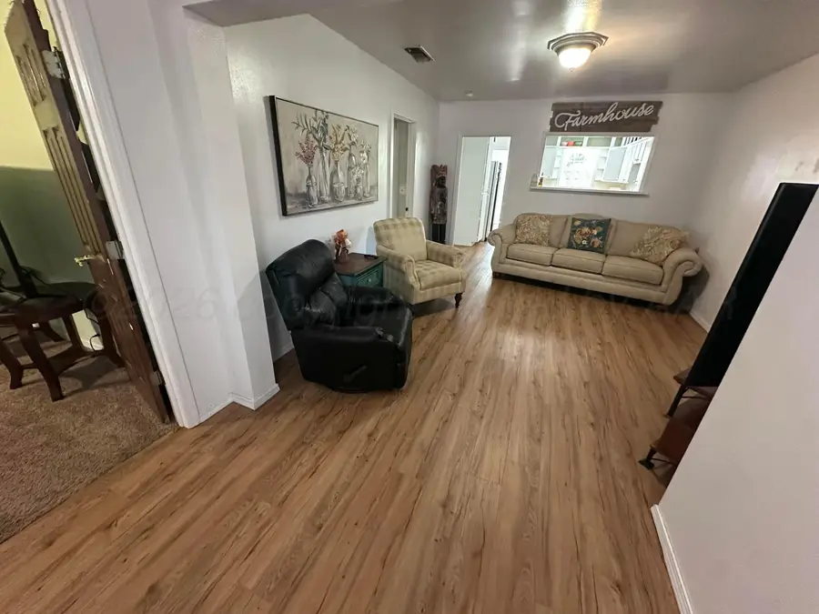 305 S Hoyne Avenue, Fritch, TX 79036 - #3