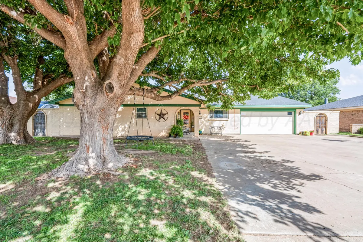 725 Bennett Drive, Dumas, TX 79029-5305 - #1