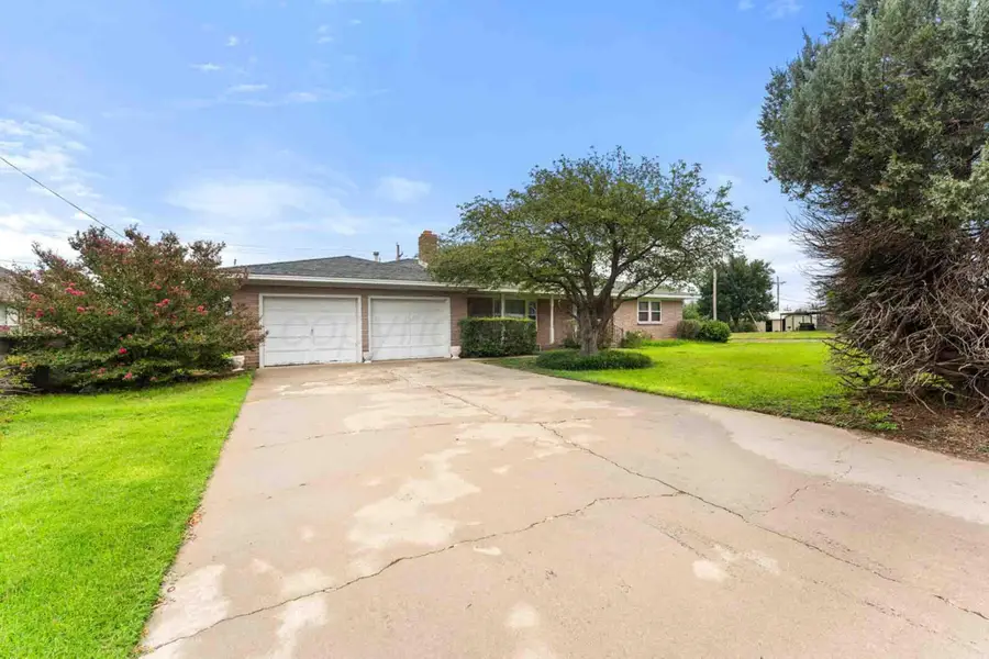 905 S Main Street, Wheeler, TX 79096 - #3