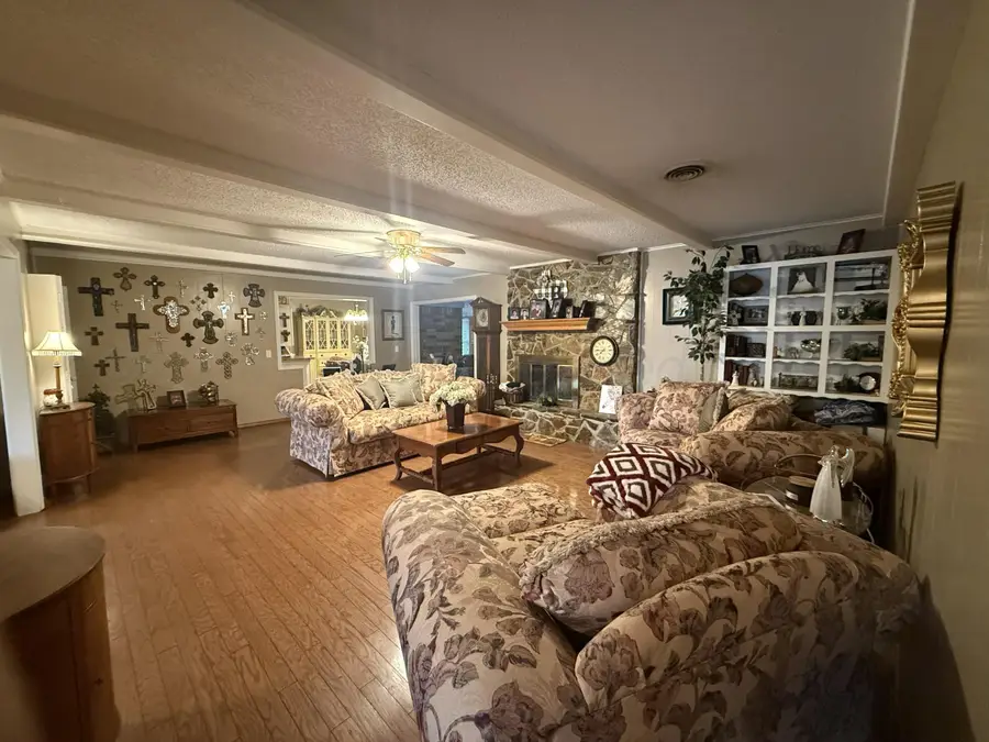 120 Nueces Street, Hereford, TX 79045 - #3