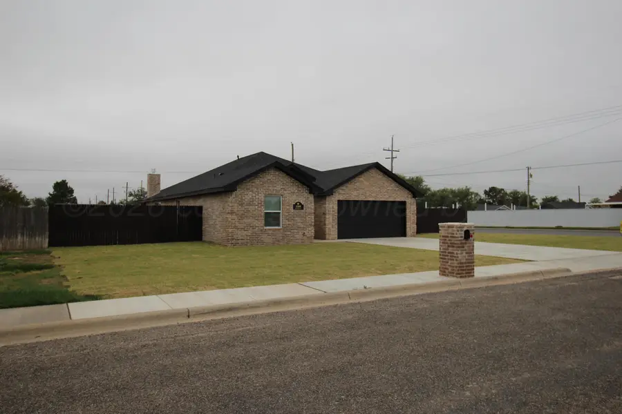 1500 N Irving Street, Hereford, TX 79045 - #2