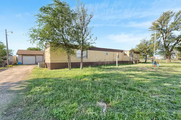 1007 W Main Street, Vega, TX 79092