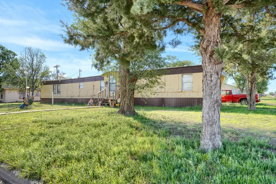 1007 W Main Street, Vega, TX 79092 - #2