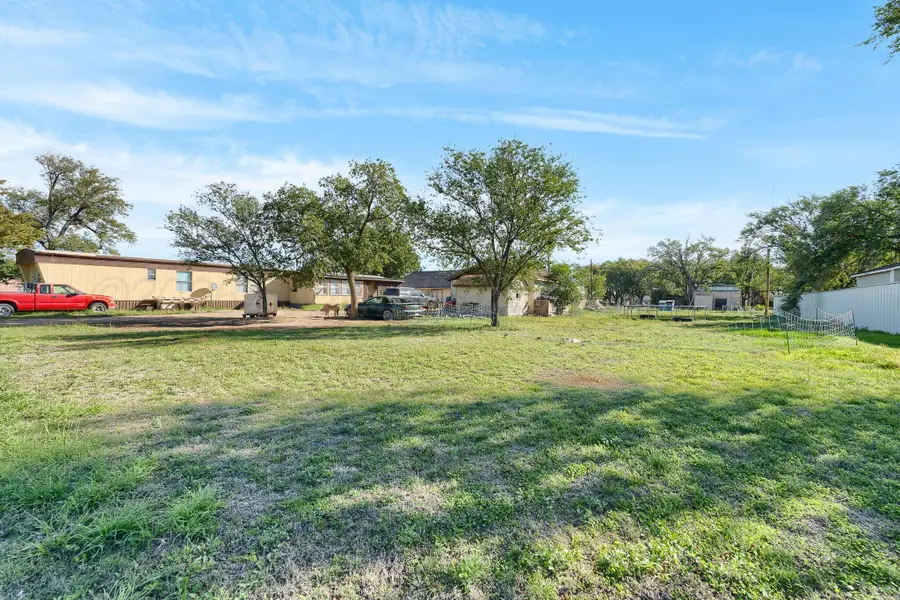 1007 W Main Street, Vega, TX 79092 - #3
