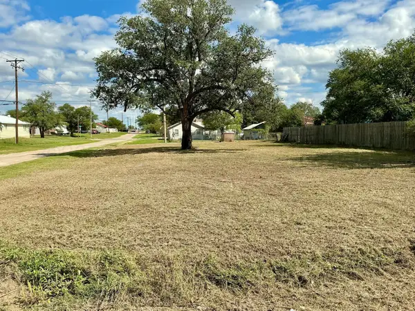 S Williams Avenue, Stinnett, TX 79083