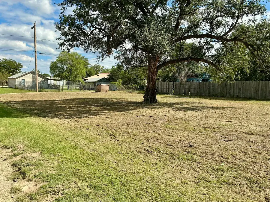 S Williams Avenue, Stinnett, TX 79083 - #3