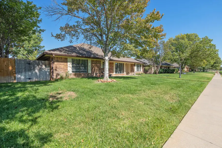 6604 Wentworth Drive, Amarillo, TX 79109-6440 - #2