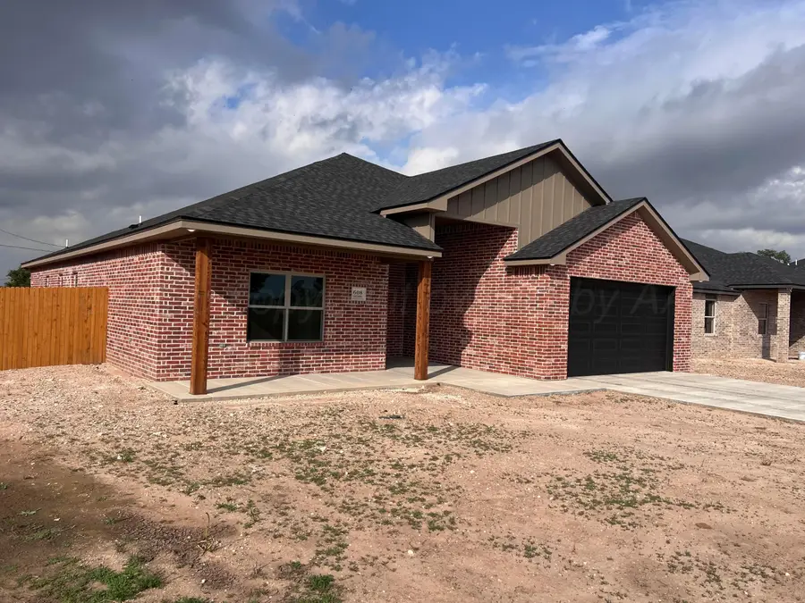 608 Columbia Drive, Hereford, TX 79045 - #3