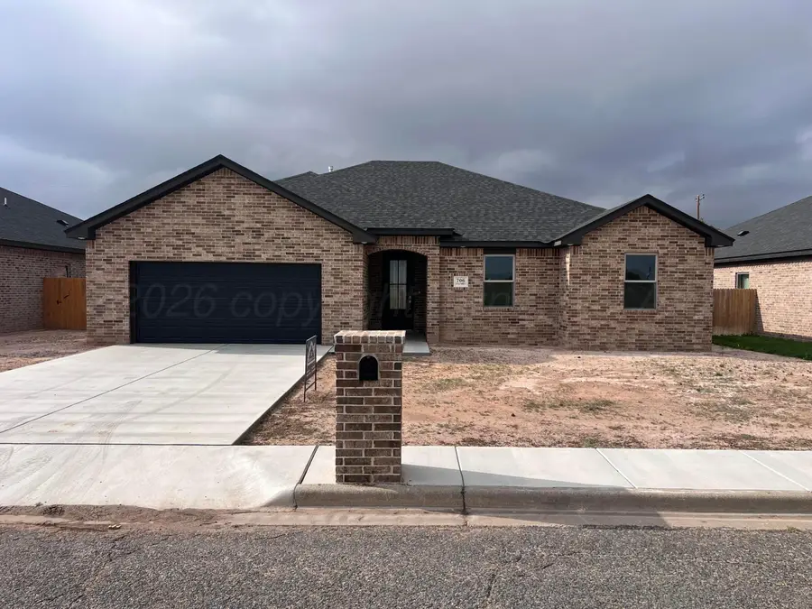 706 Columbia Drive, Hereford, TX 79045 - #2