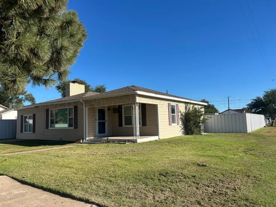 802 N Pearl Street, Stratford, TX 79084 - #2
