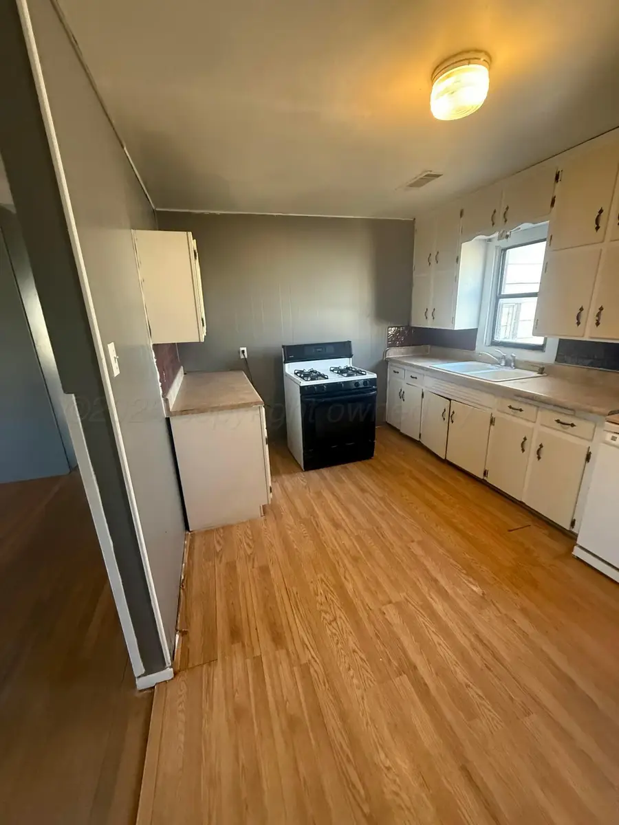 1211 N Apache Street, Amarillo, TX 79107 - #3