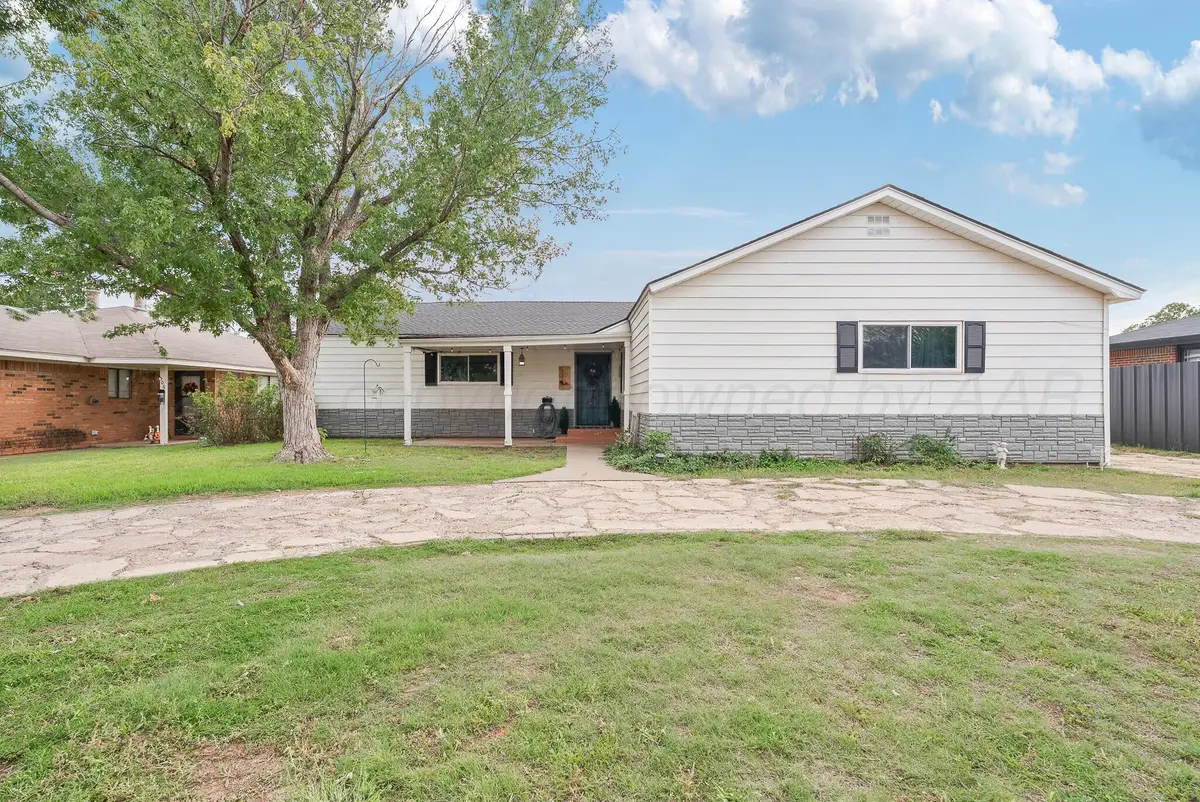 504 8th Avenue, Canyon, TX 79015 - #1
