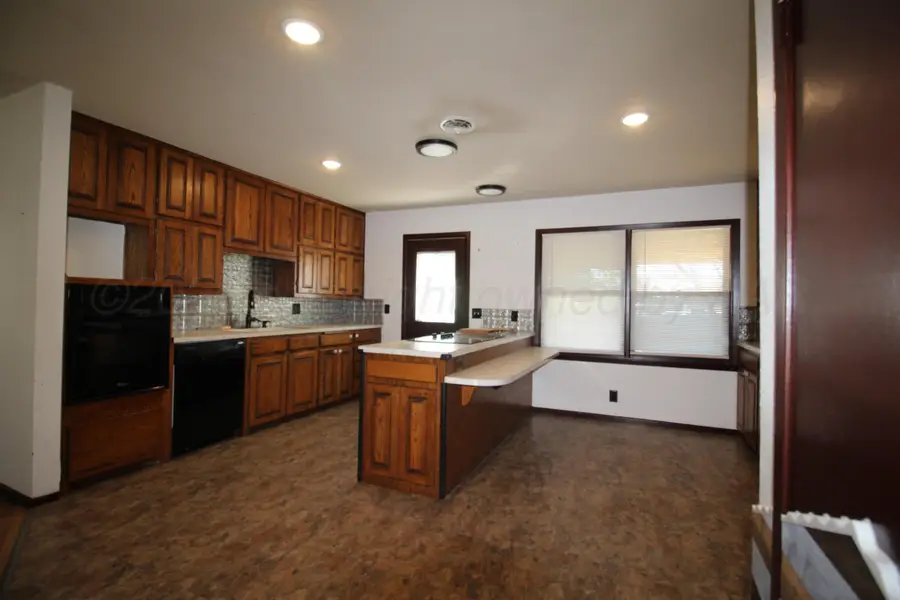 105 Fir Street, Hereford, TX 79045 - #3