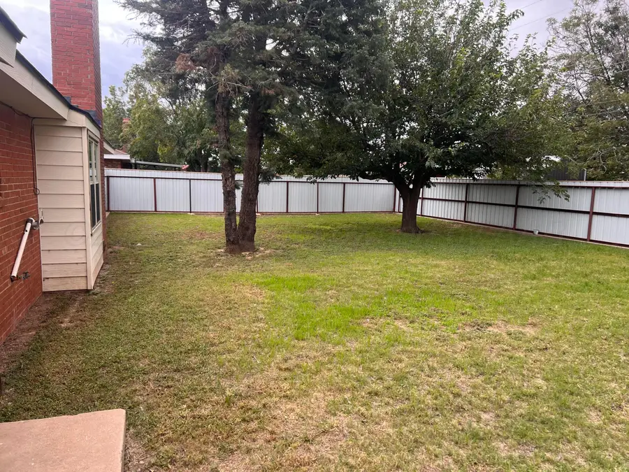1503 Jackson Avenue, Friona, TX 79035 - #3