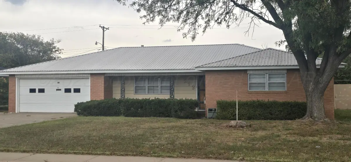 212 Centre Street, Hereford, TX 79045 - #1