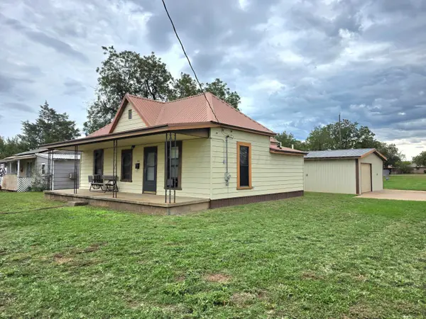 100 Avenue H Se, Childress, TX 79201