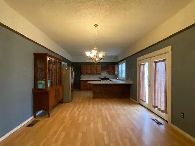 426 E Giraud Avenue, Canadian, TX 79014 - Image #3