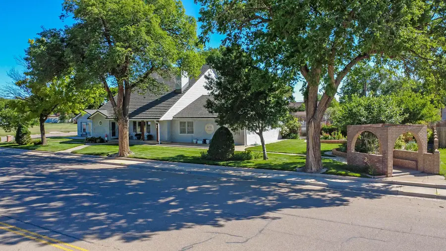 620 N Main Street, Stratford, TX 79084 - #3