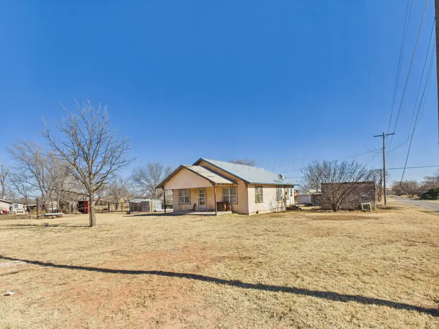 1000 N Texas Street, Shamrock, TX 79079 - #3