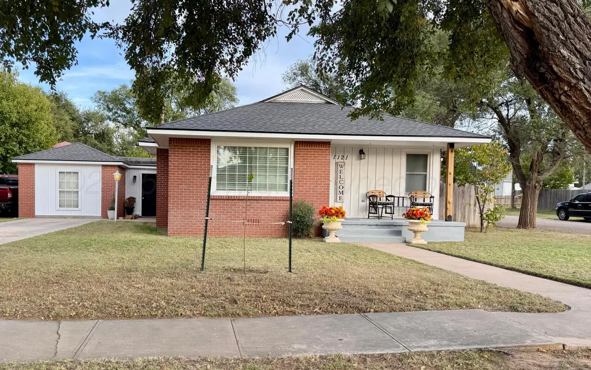 1121 Oak Avenue, Dalhart, TX 79022 - Image #1