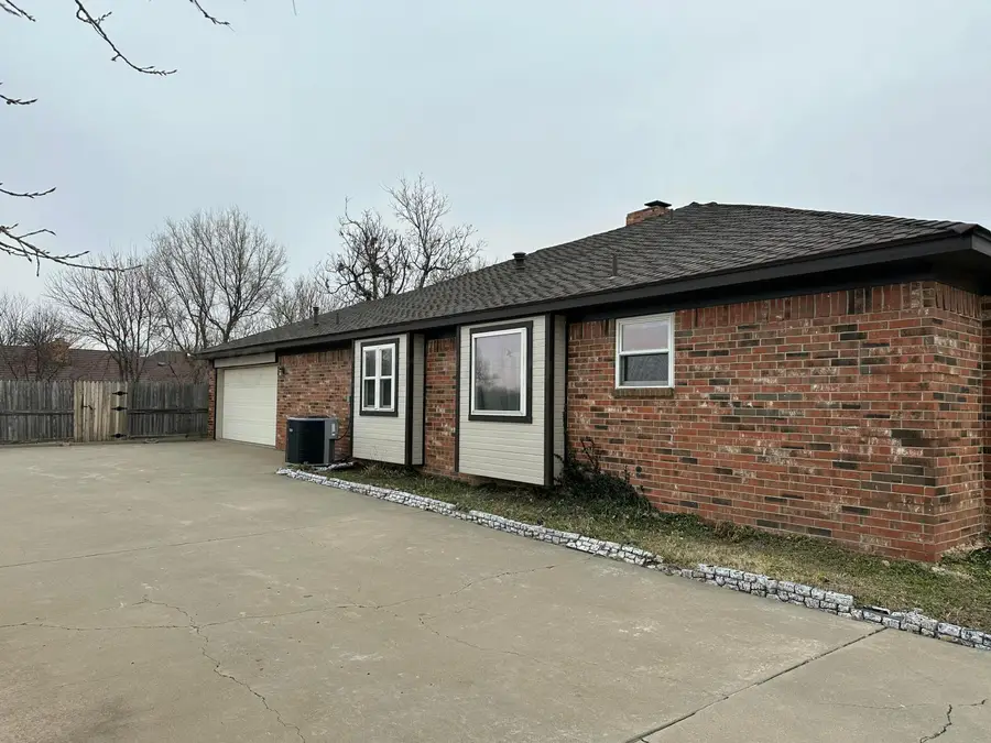 607 Hillshire Street, Borger, TX 79007 - #2