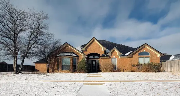 101 Floyd Avenue, Dumas, TX 79029-3553