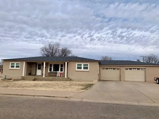 619 S Indiana Street, Perryton, TX 79070-2821 - Image #1
