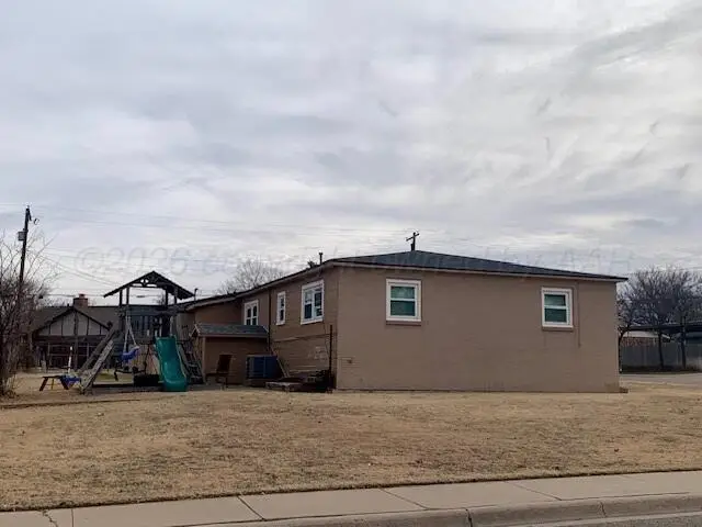 619 S Indiana Street, Perryton, TX 79070-2821 - Image #3