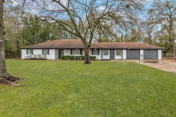 4595 Eaves Rd, Vidor, TX 77662