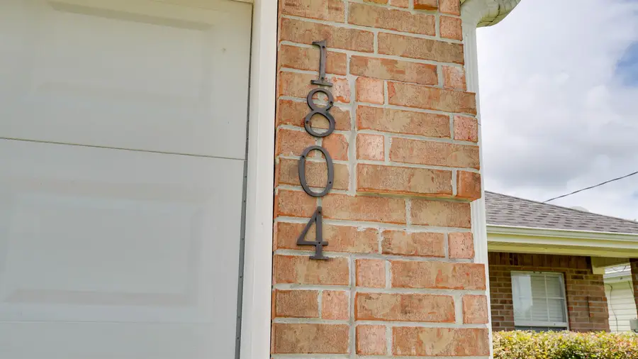 1804 S. 8th St, Port Neches, TX 77651 - #2