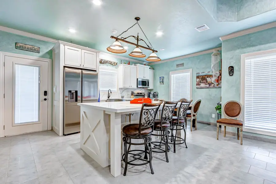 851 Palmetto Dr, Crystal Beach, TX 77650 - #3