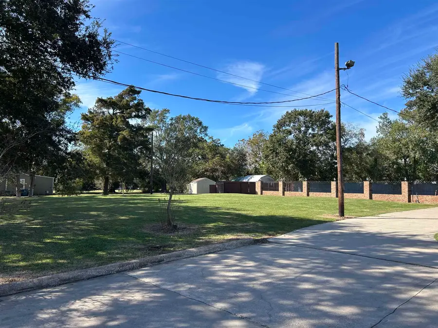 8766 Beauxart Garden Rd, Beaumont, TX 77705 - #3