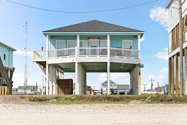 1391 Keith Ave, Gilchrist, TX 77617