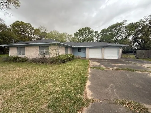3911 Franklin, Groves, TX 77619 - Image #1