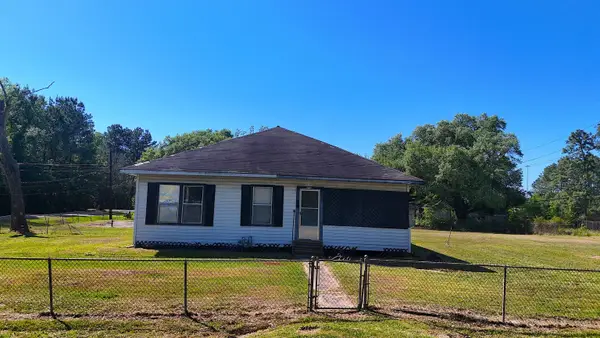 270 S 9th St, Silsbee, TX 77656