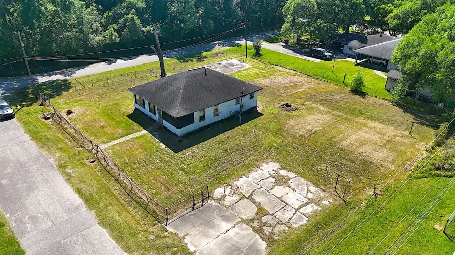 270 S 9th St, Silsbee, TX 77656 - #3