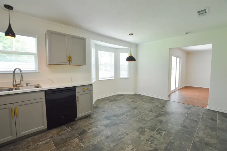 154 Wood Manor, Sour Lake, TX 77659 - Image #2