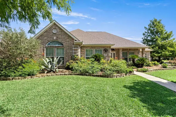 8010 Village Dr, Beaumont, TX 77713