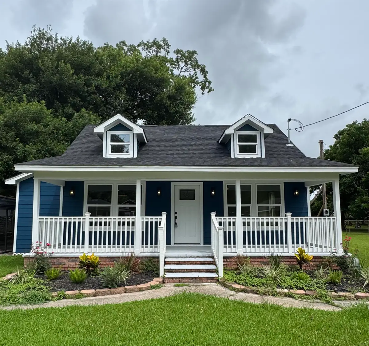 6371 Terrell St, Groves, TX 77619 - Image #1