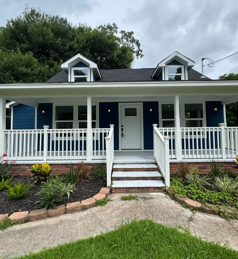 6371 Terrell St, Groves, TX 77619 - Image #3