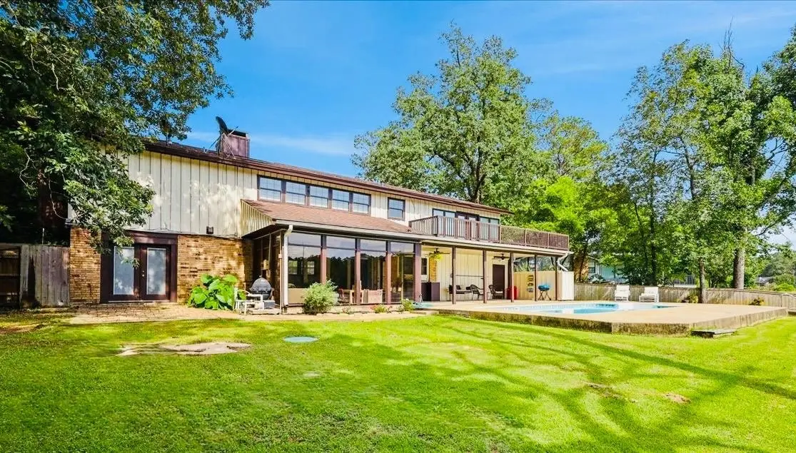 607 Cypress Bend Dr, Village Mills, TX 77663 - Image #1