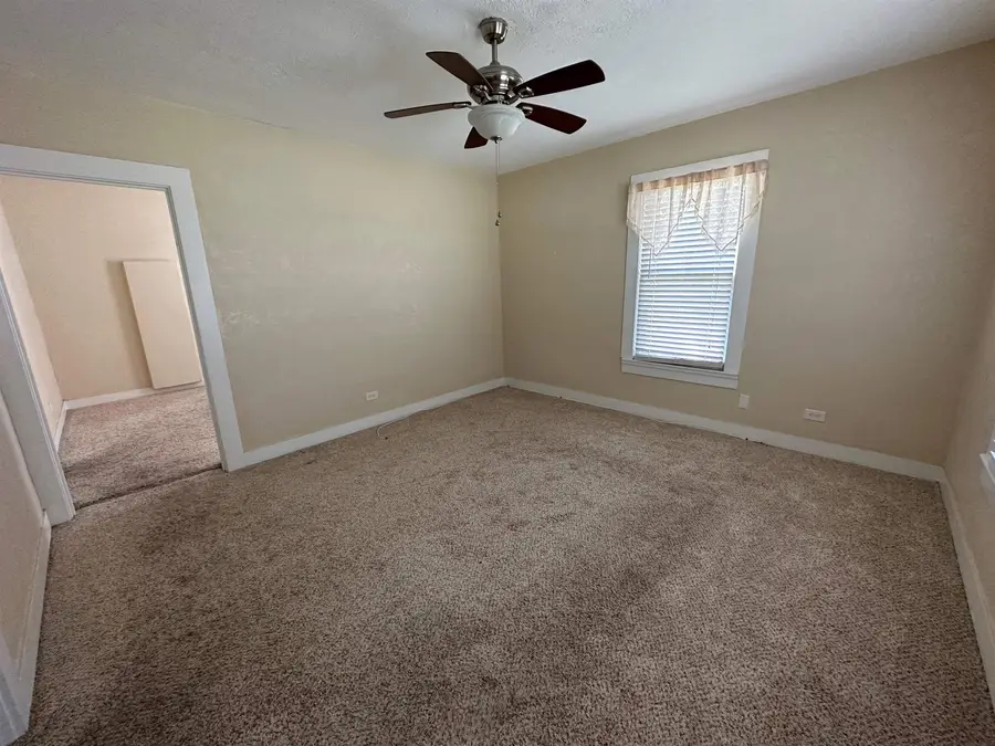 410 N 6th St, Silsbee, TX 77656 - #2