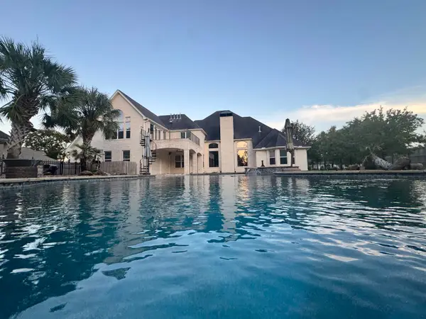 9010 Taylor Circle, Orange, TX 77630