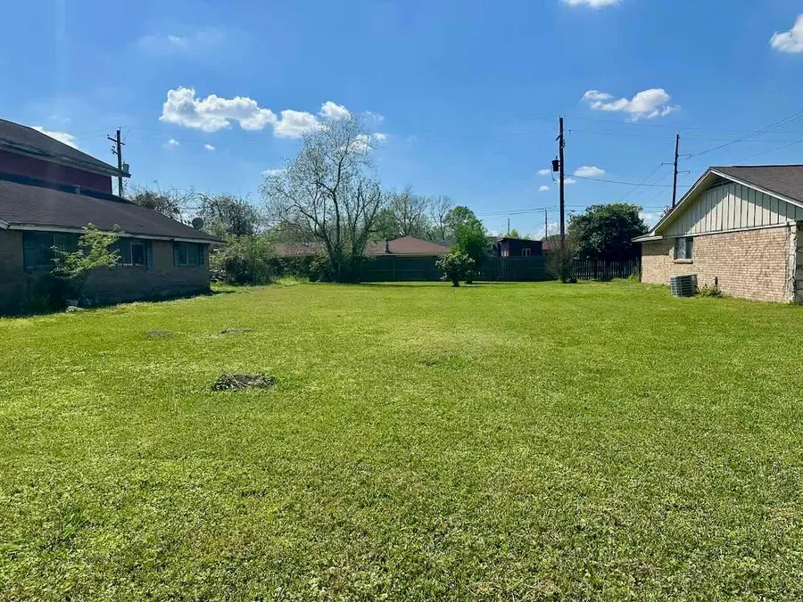 4230 Flamingo Ln, Beaumont, TX 77705 - #2