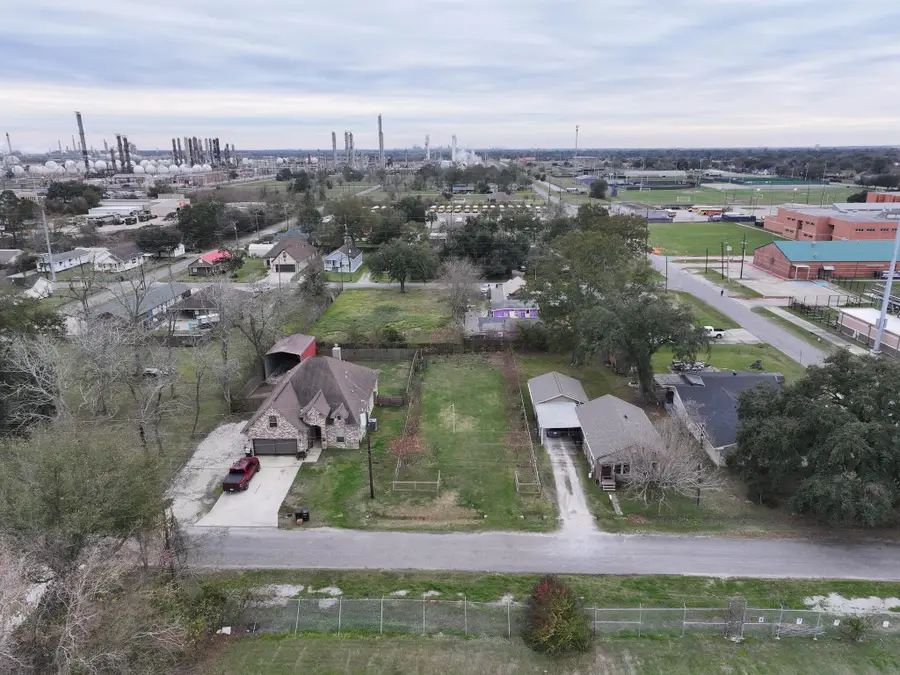 421 Avenue E, Port Neches, TX 77612 - #3