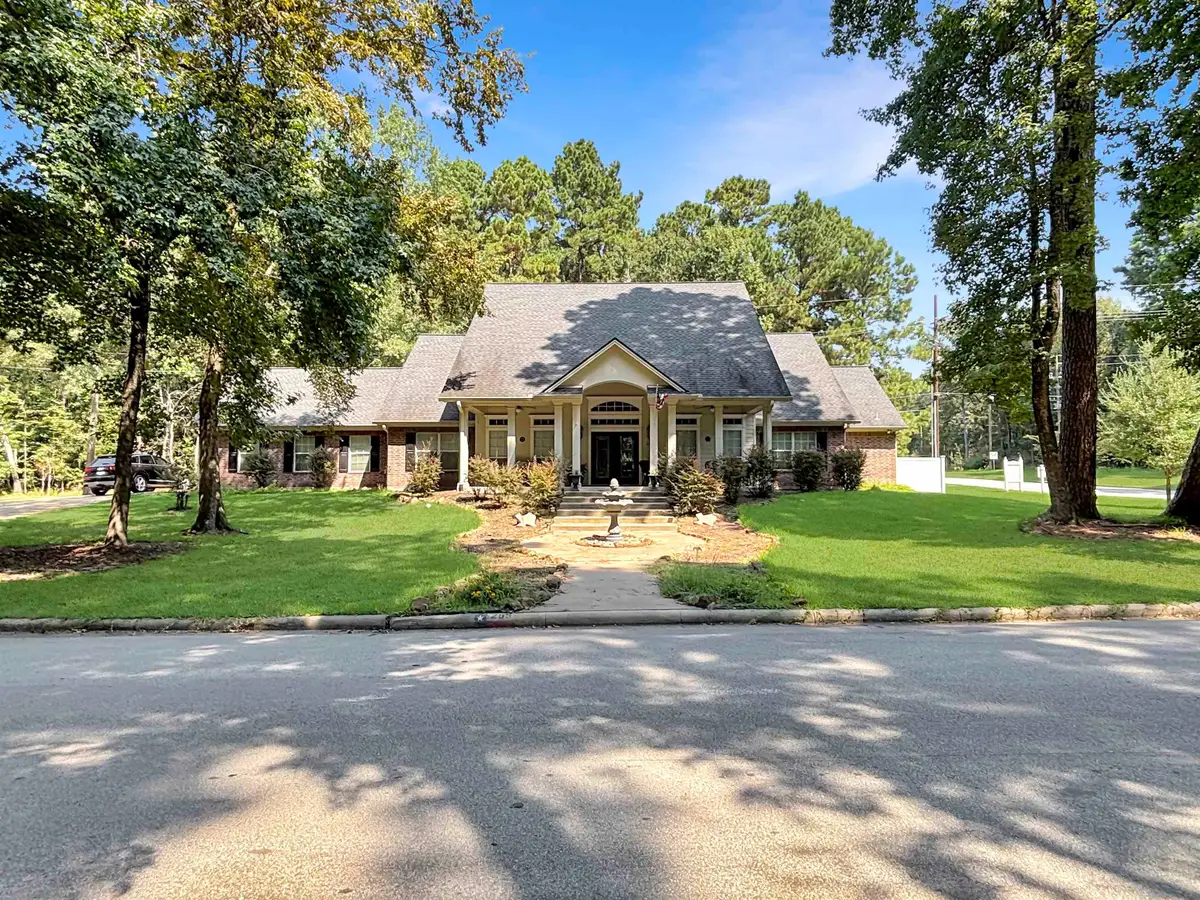 289 Broadmoor Dr, Huntsville, TX 77340 - #1